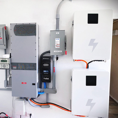 Híbrido fora em sistemas residenciais das energias solares da grade com bateria de lítio 48V